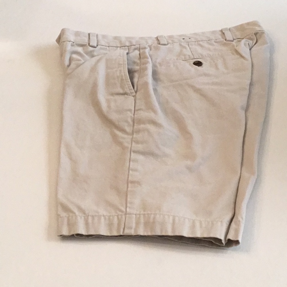 COPY - Brooks Brothers khaki shorts